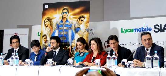 Shah Rukh Khan, Deepika Padukone, Boman Irani, Abhishek Bachchan, Vivaan Shah, Farah Khan, Sonu Sood