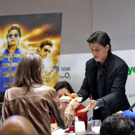Happy New Year Shah Rukh Khan French fan gift